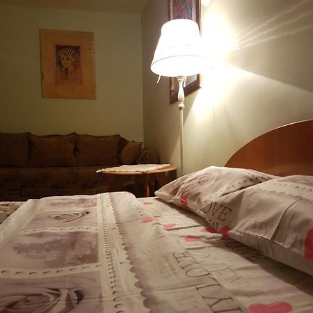 House Hotel Apartments 2 Ривне Екстериор снимка