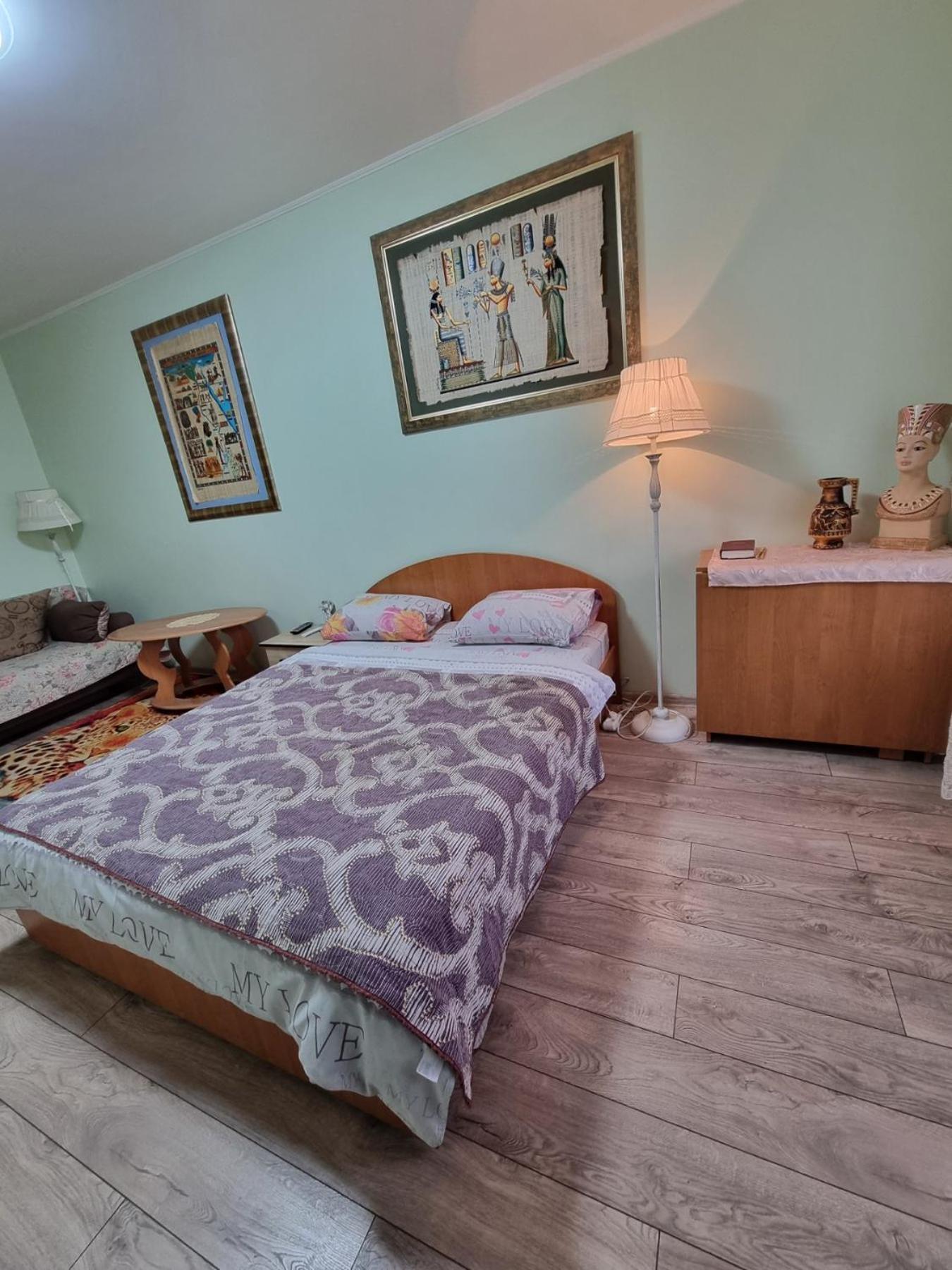 House Hotel Apartments 2 Ривне Екстериор снимка